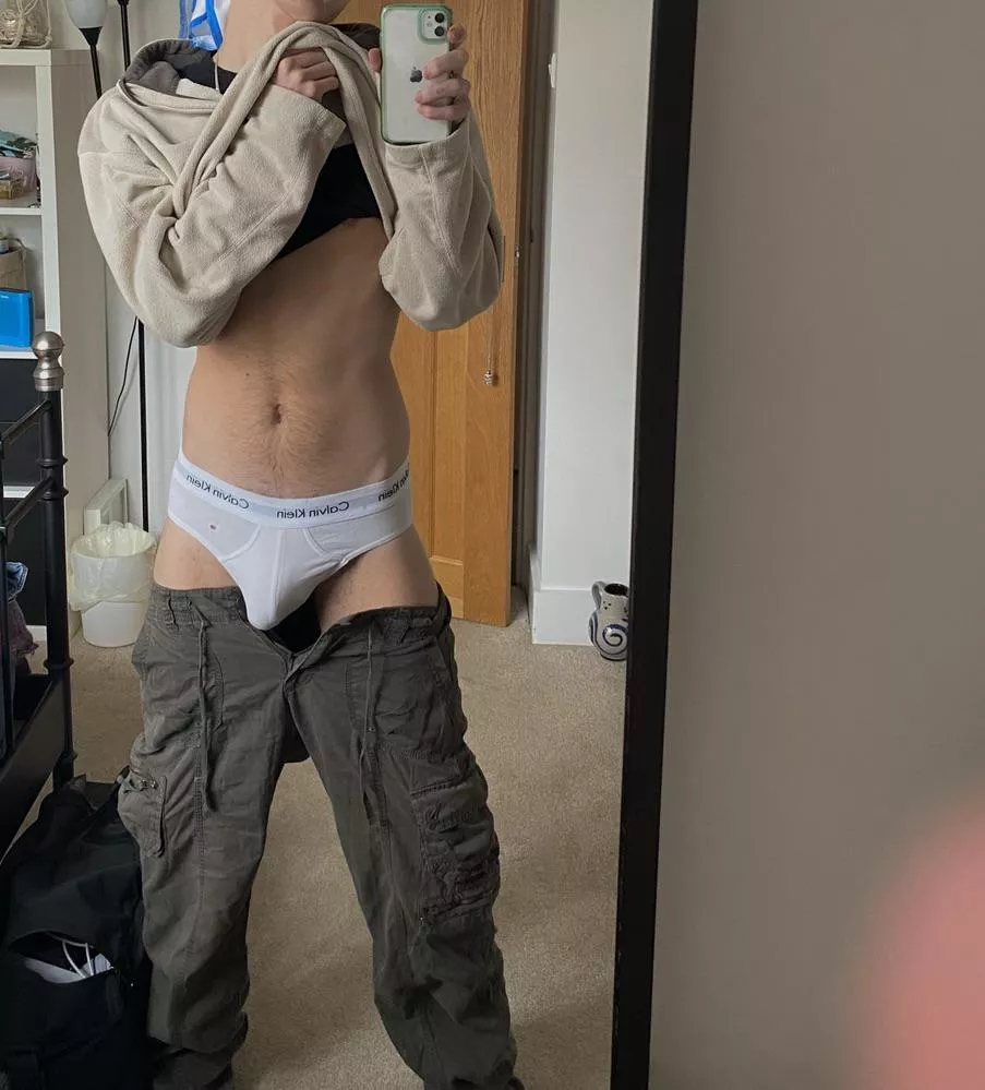 thick twink bulge 🥺 posted by zefji