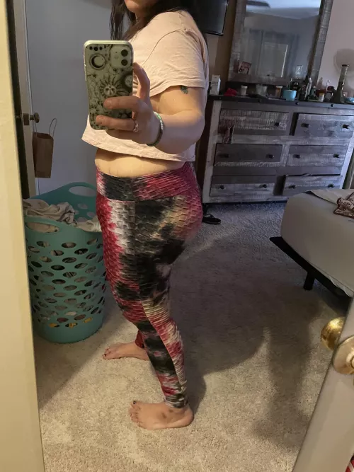 Thicker than a snicker 🍑✌️ by ShellStruck_6969