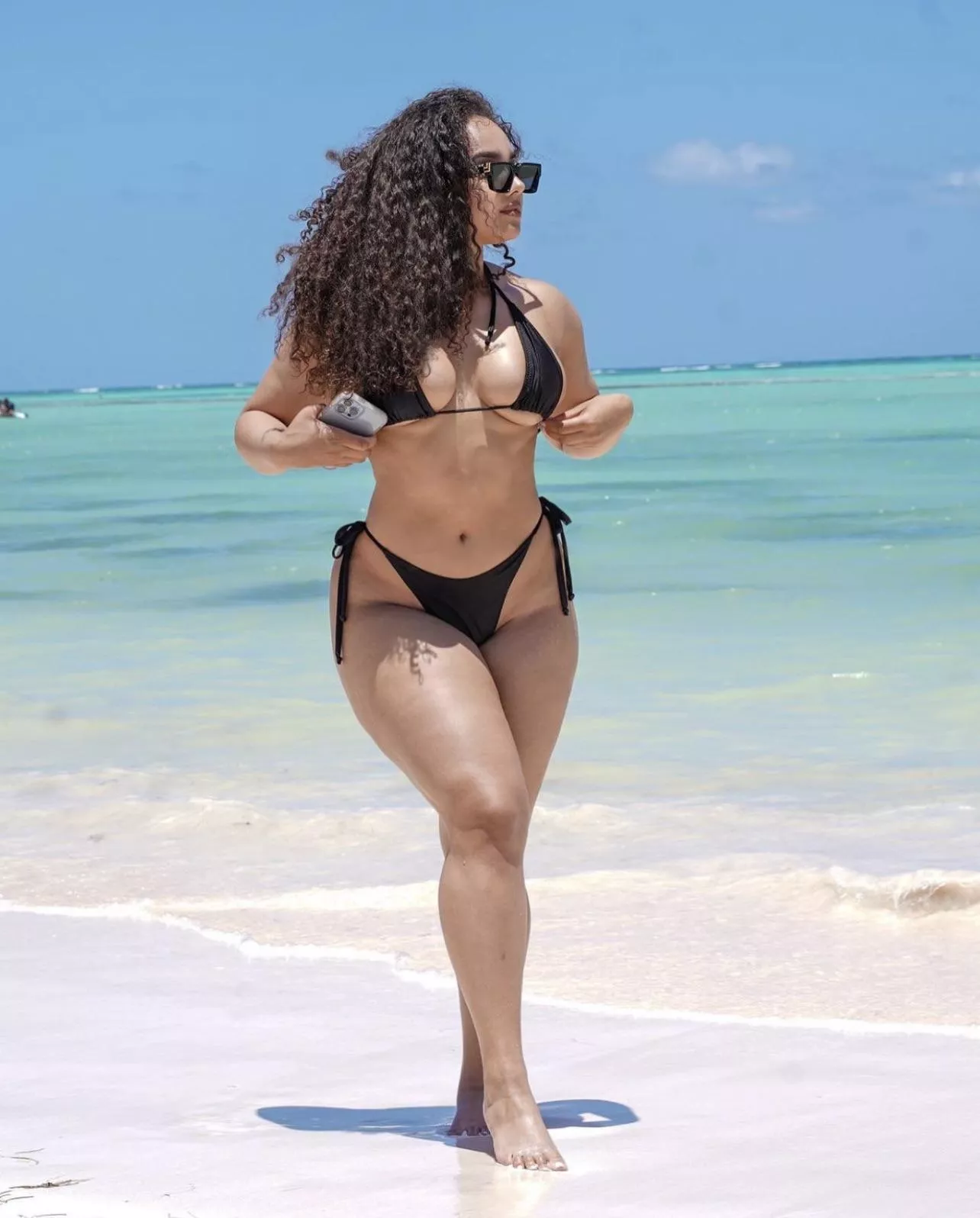 thickly beautiful 🖤 posted by DiscreetNYC5