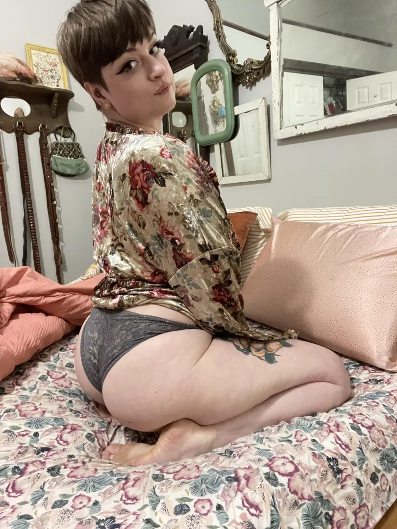 Thigh cleavage is my favorite posted by vintage_vogue