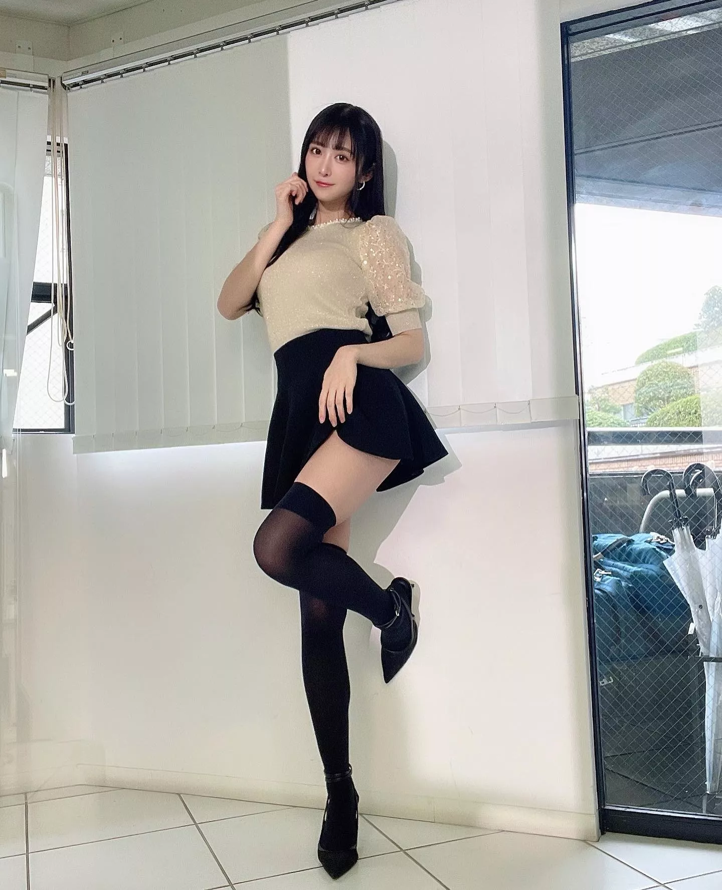 Thigh highs and heels posted by Majestic_Painter8660