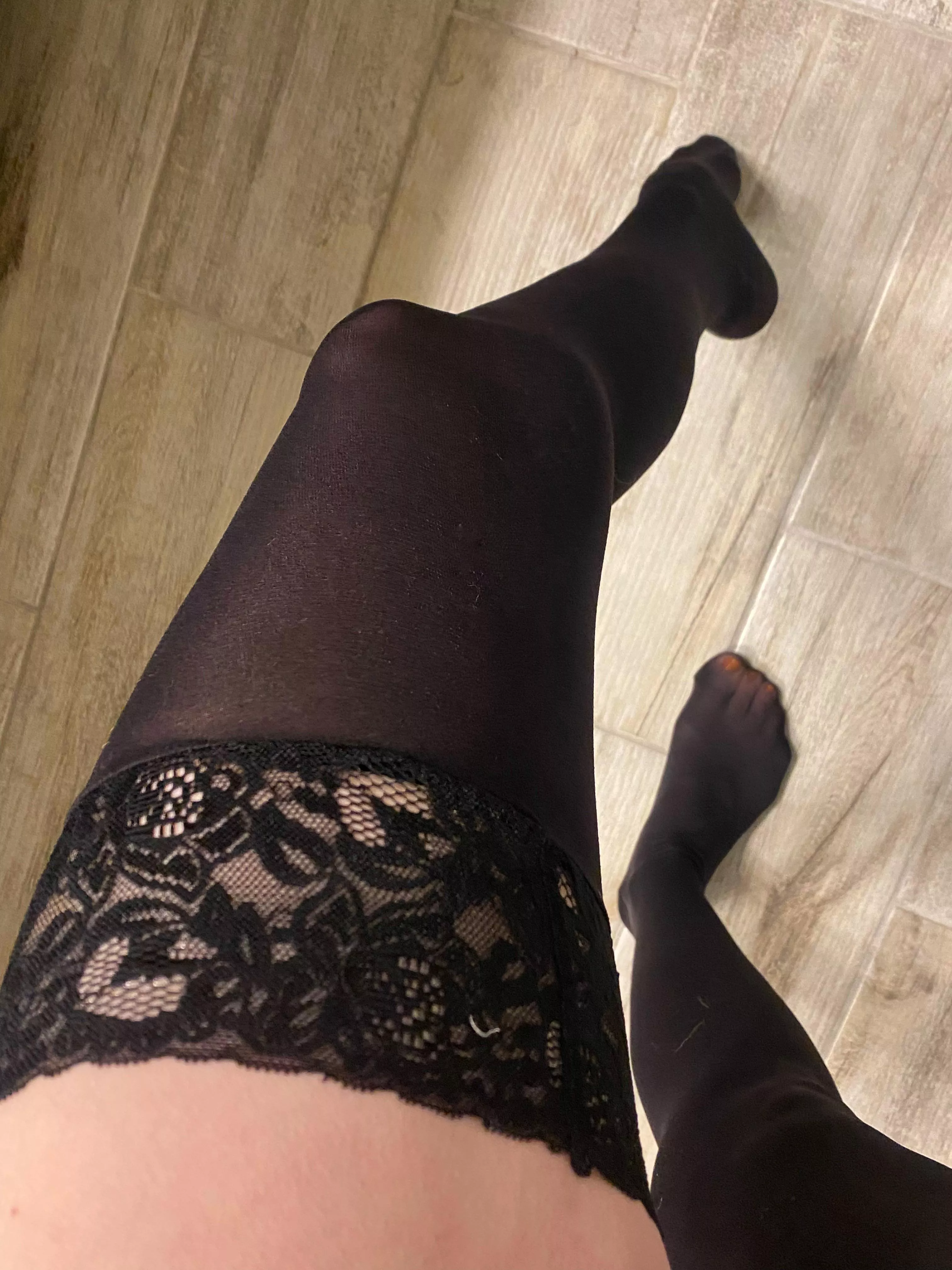 Thighs a mile high posted by toelove8131