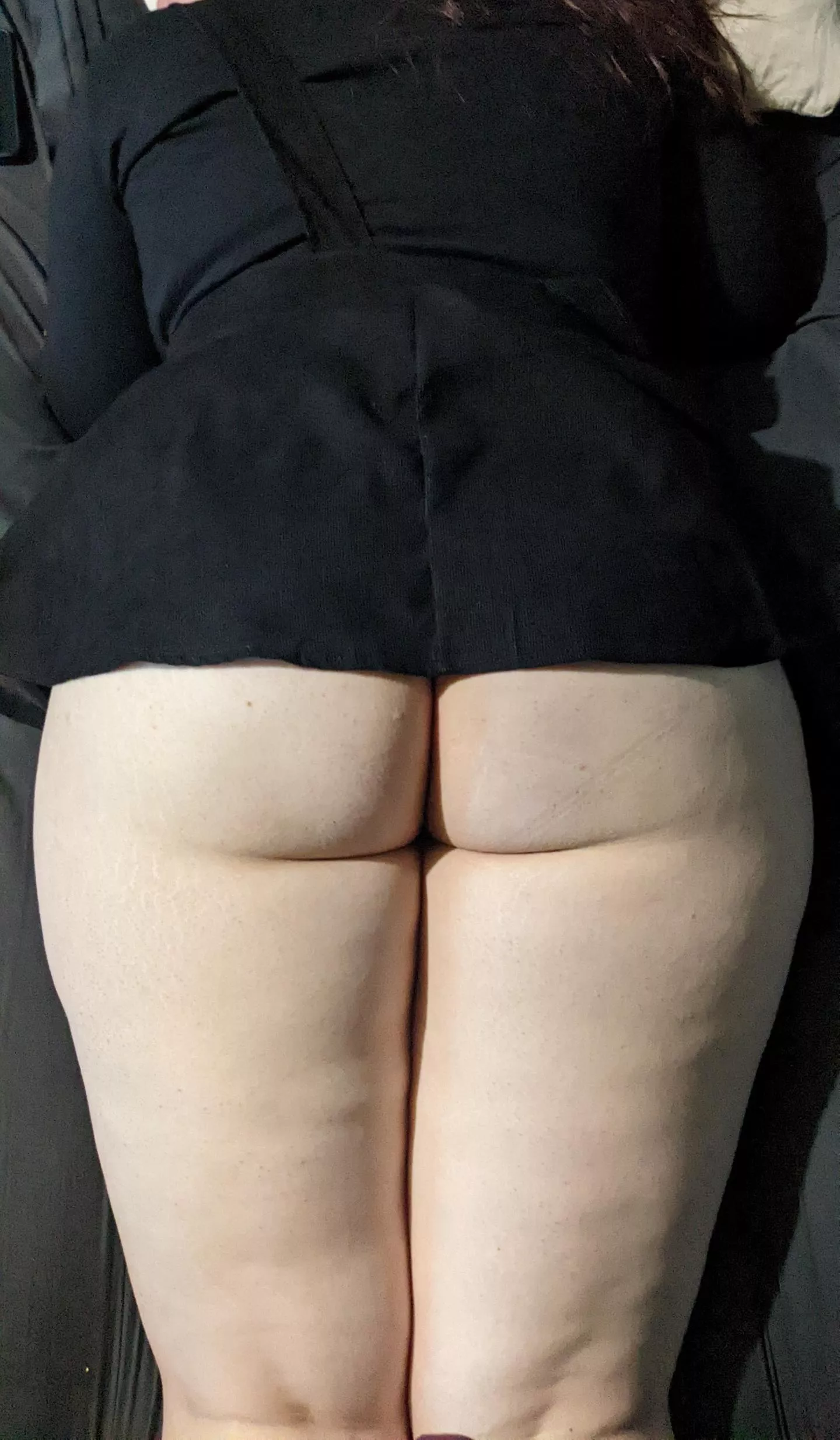 thighs 😘😘 posted by alt_sinon