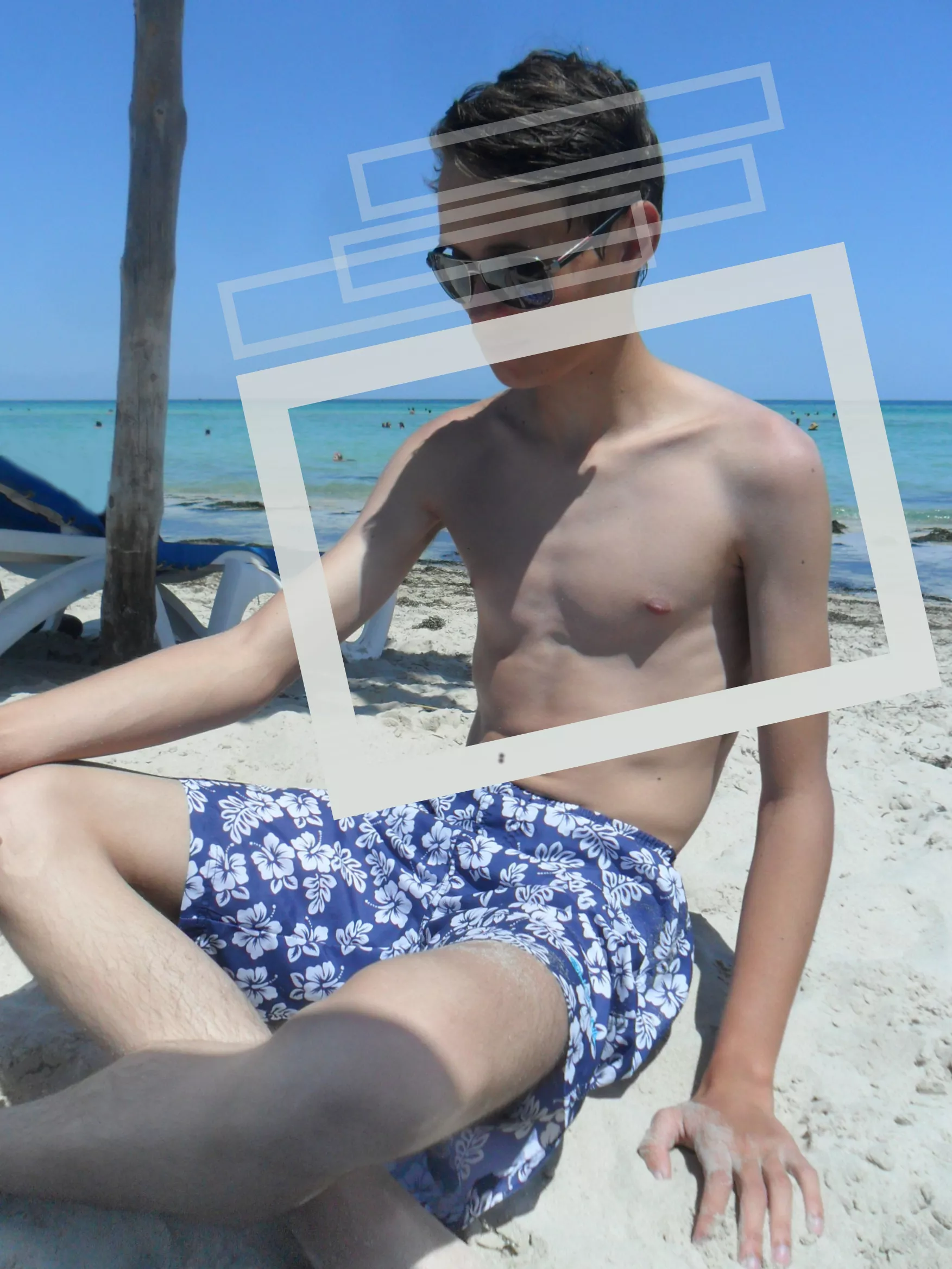 Thin 18 pic' 😄 posted by aboyartnuding