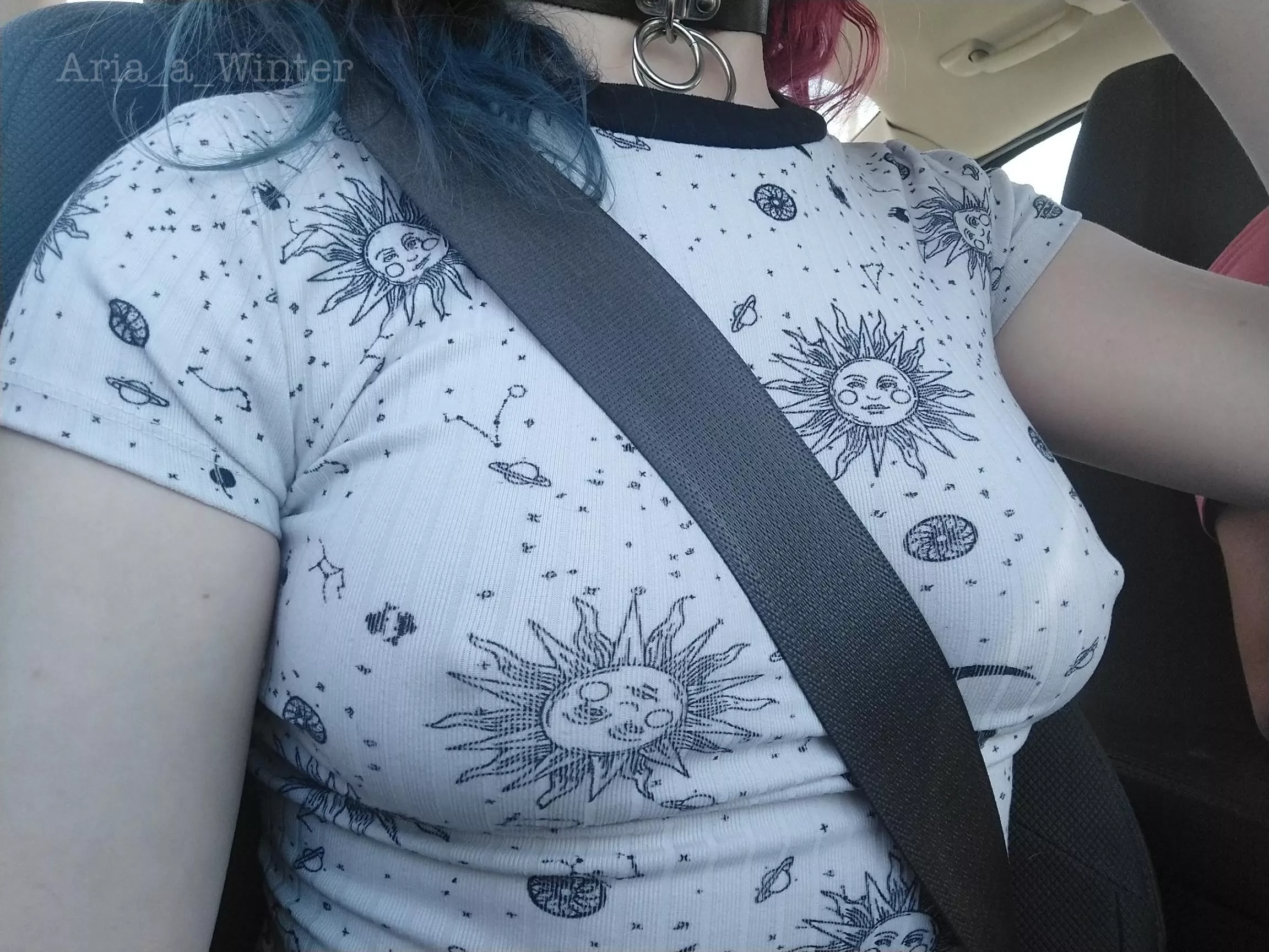 Thin tops look best without bras 😍 posted by Aria_a_Winter