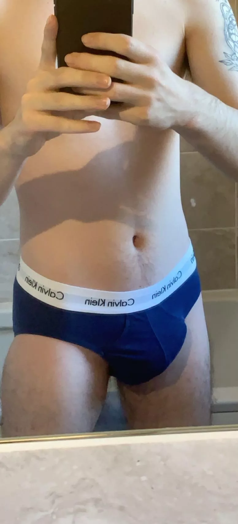Think all guys should wear briefs posted by brieftwink