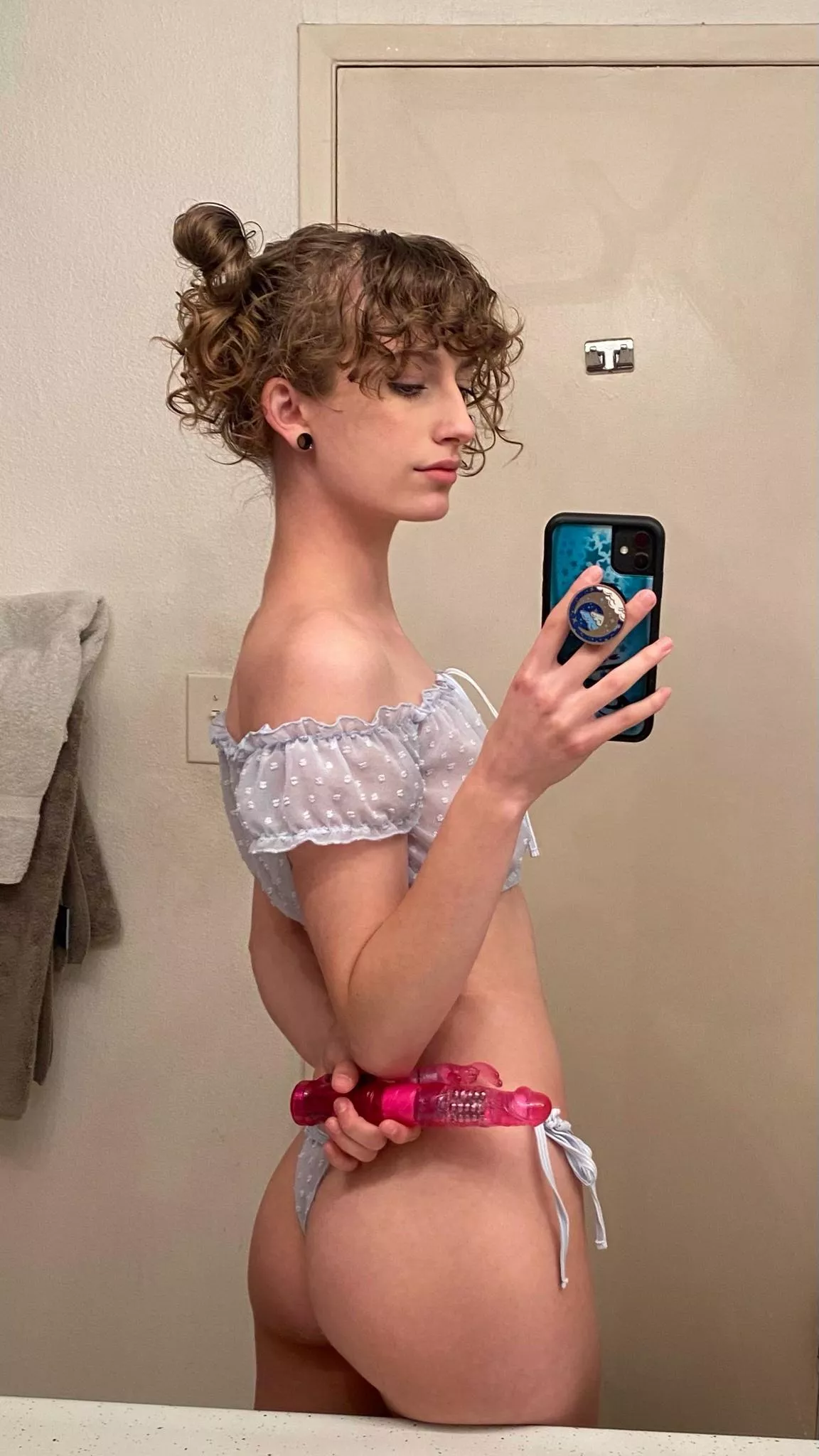 think my ass is spank worthy? >.< [f] posted by quarantinevagene