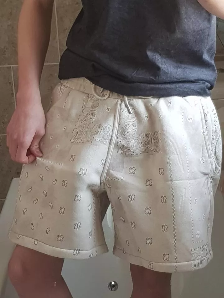 Think the family will notice? posted by Key_and_Keyhole