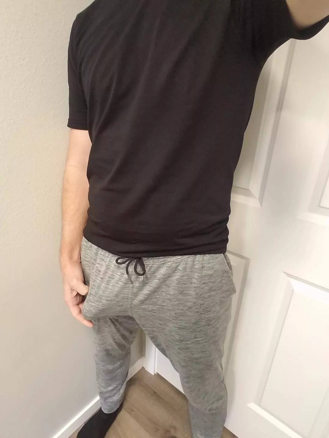 Think the neighbor wives might notice? posted by PNWGuyNextDoor