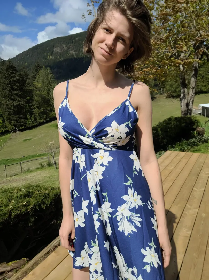 Think you prefer front or back posted by ScarlettJane92