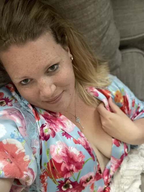 Thinking about heading out while my husband is at work! 😝 I love requests 😜 by Lynee418