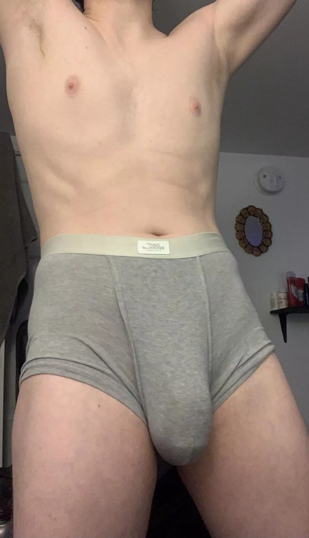 Thinking about walking around my girlfriends apartment like this. Think her roommates would notice anything? posted by nsfwthrowaway115