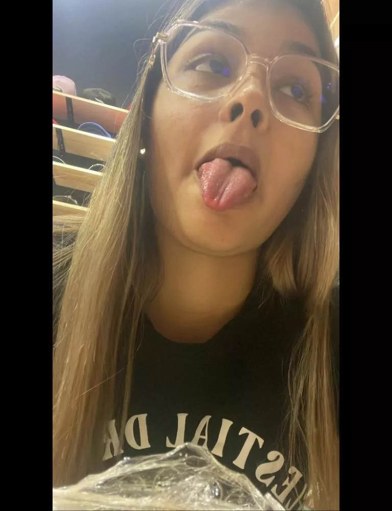 Thinking of white cock at work posted by lexynat