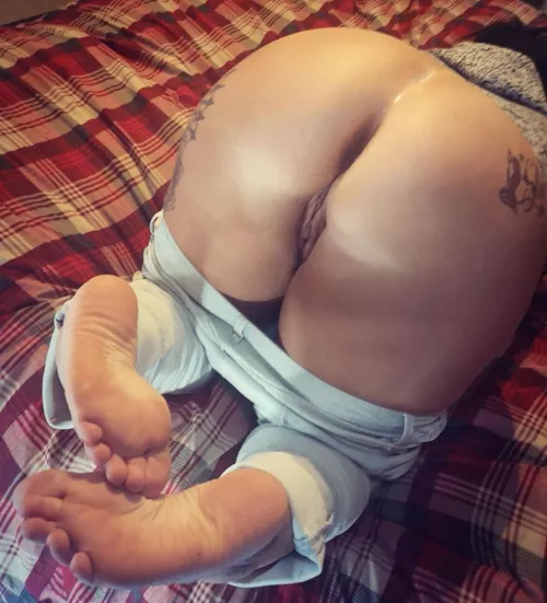 This ass was meant to be eaten! by TheRealLexxxiLuv