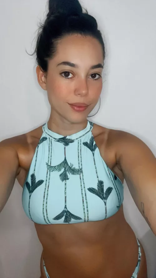 This babe can make your dreams come true by lunasoares