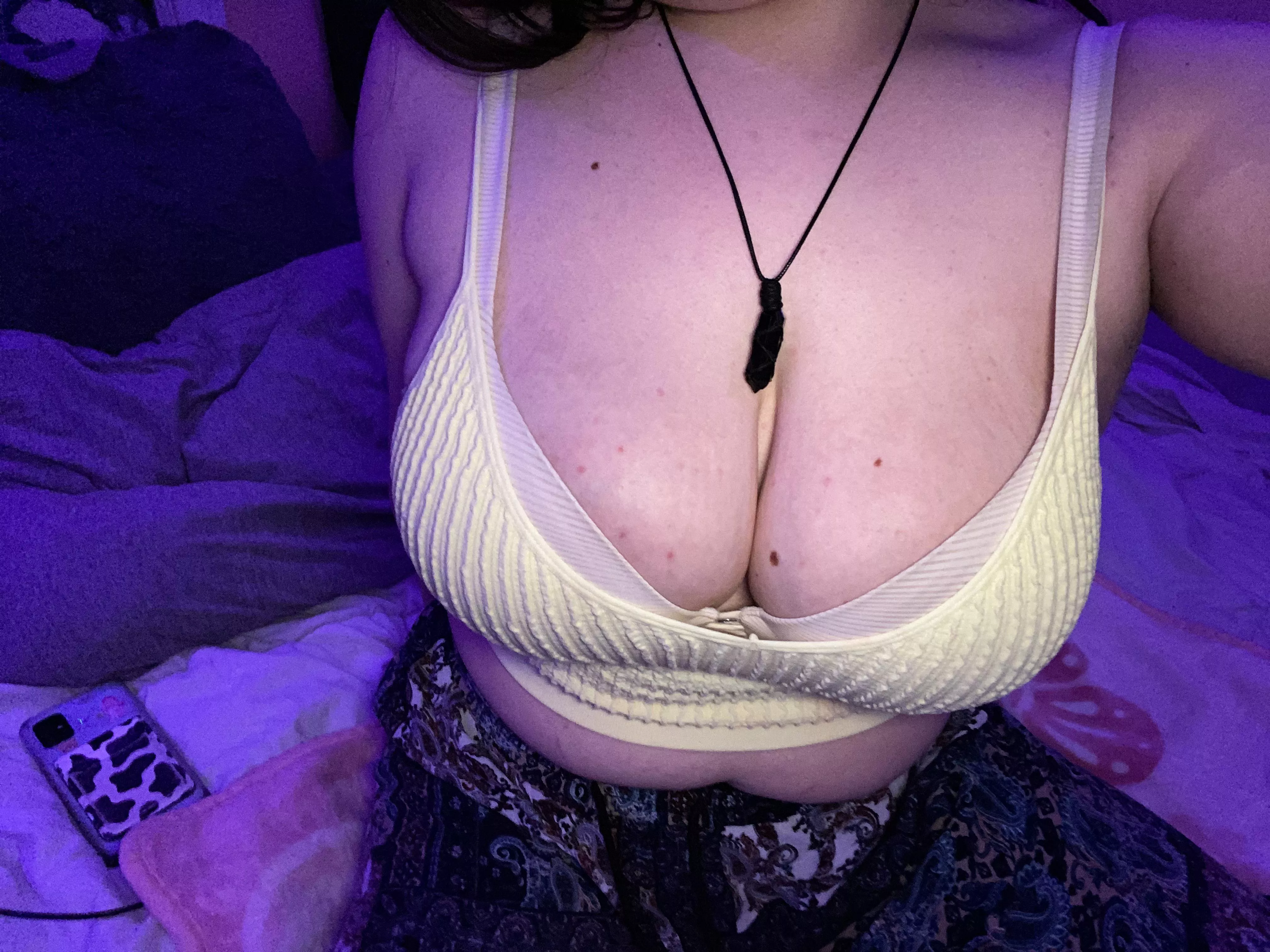 this bra doesn’t fit me. help me take it off? posted by kittengurl777