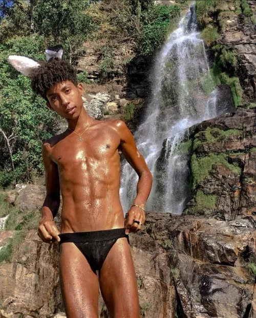 This bunny has something to show you 🍆🔥 by okelvinmalta