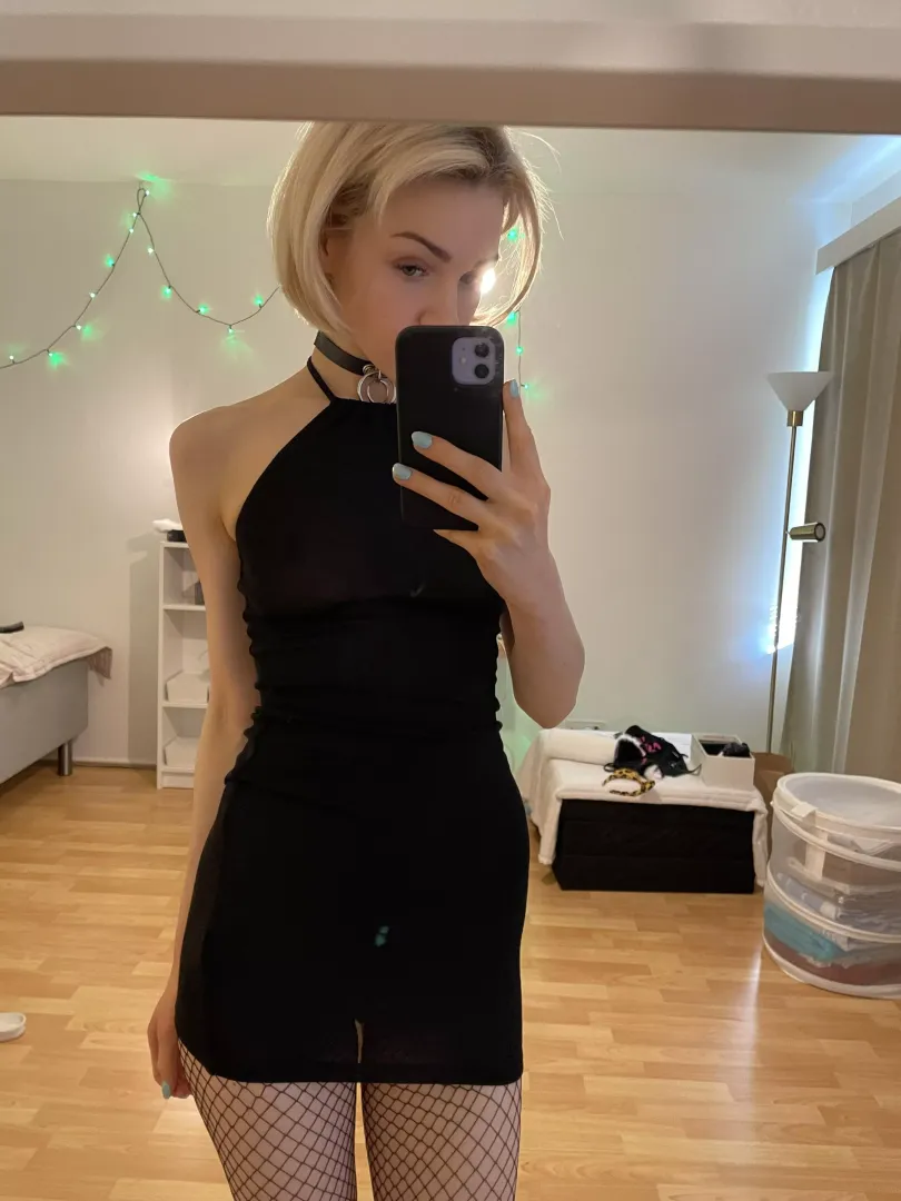 This dress is a bit too sheer by martiangf