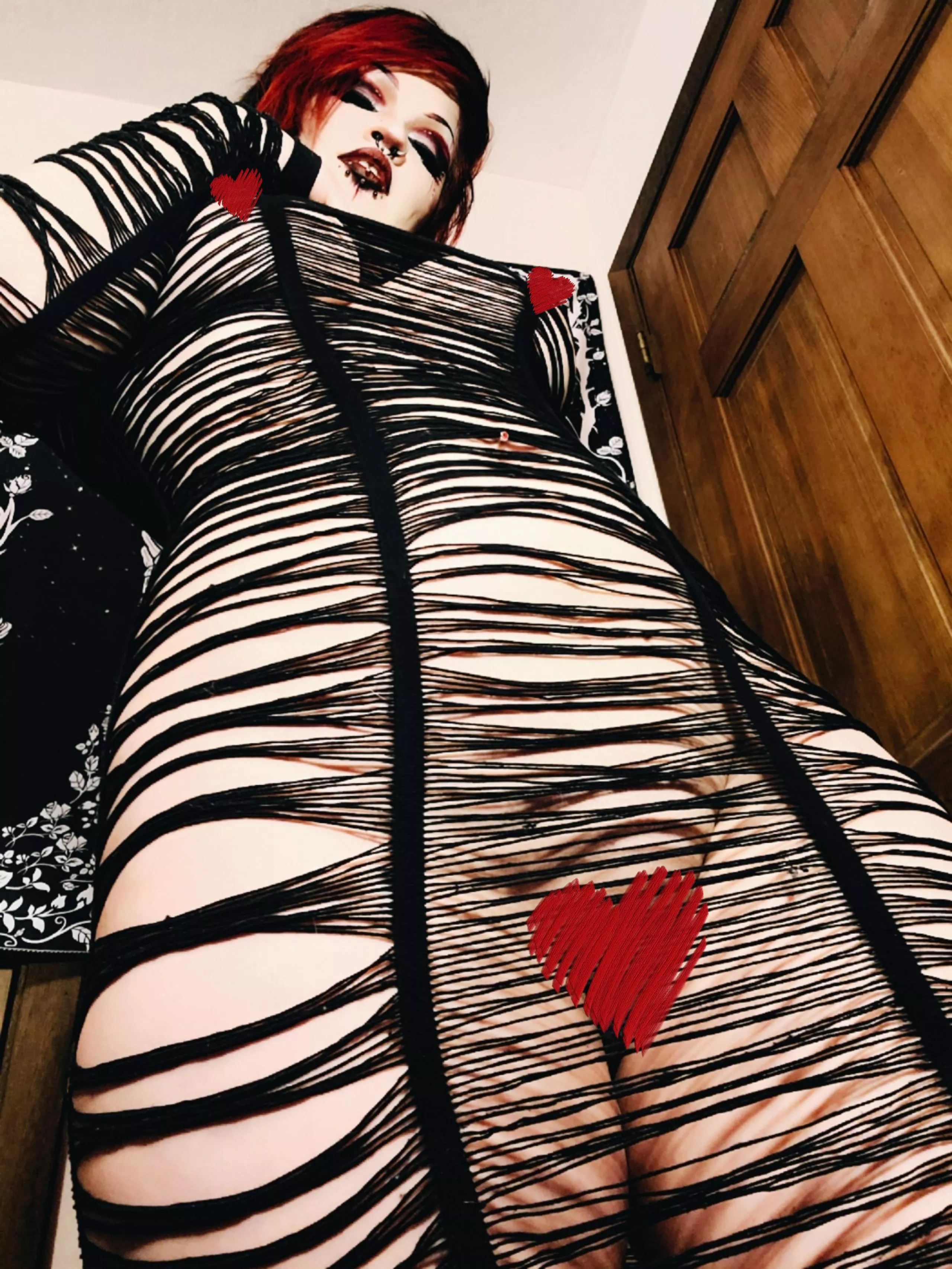 This dress leaves little to the imagination. ;) posted by Oneleeter