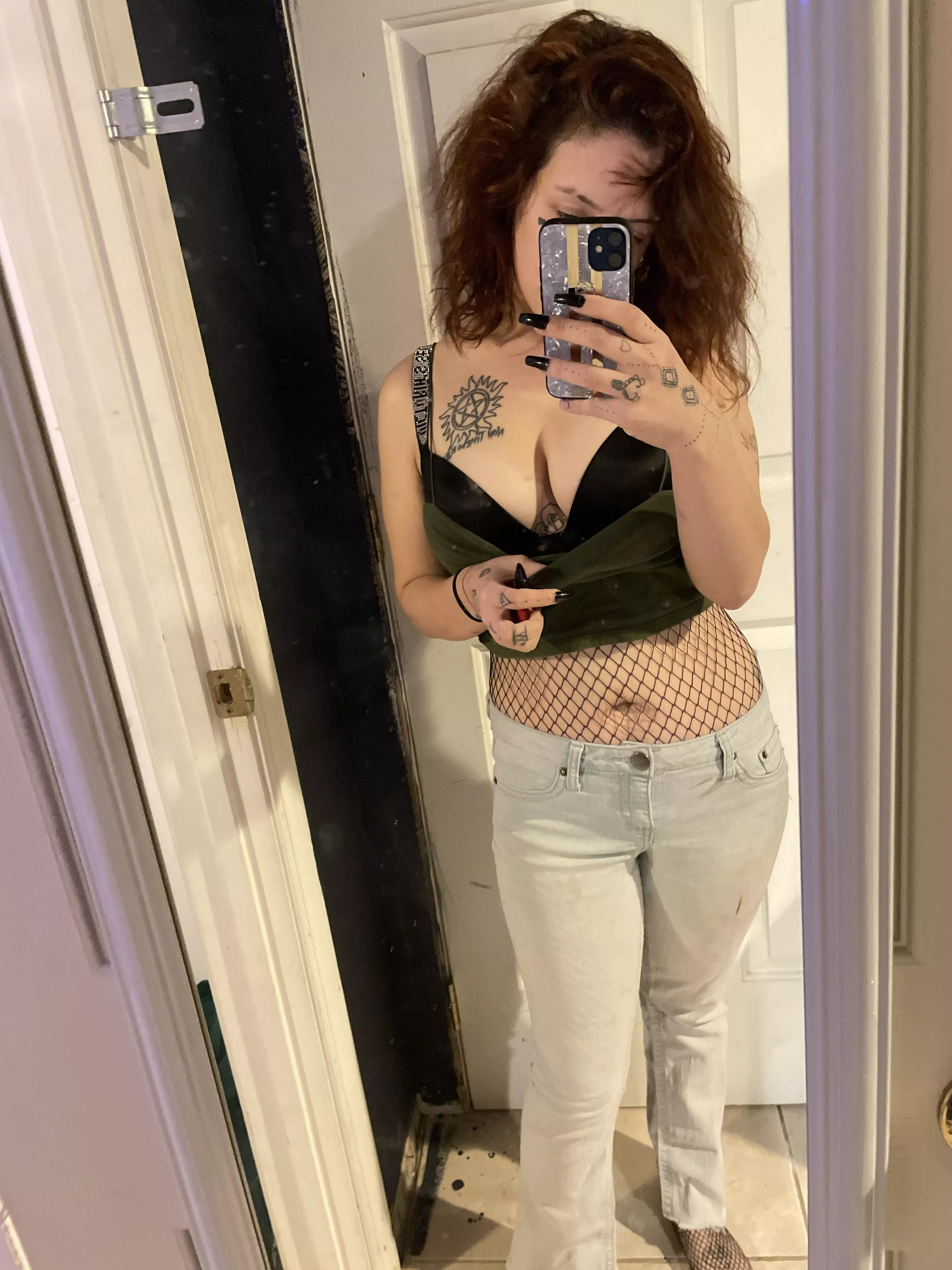 This horny slut just wants someone to make her cum posted by Missylynn666