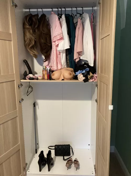 This is how a wardrobe looks like, right? by adupw