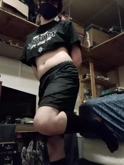 This is my first post here, I don't have any feminine clothes yet >_< by microwavepgn