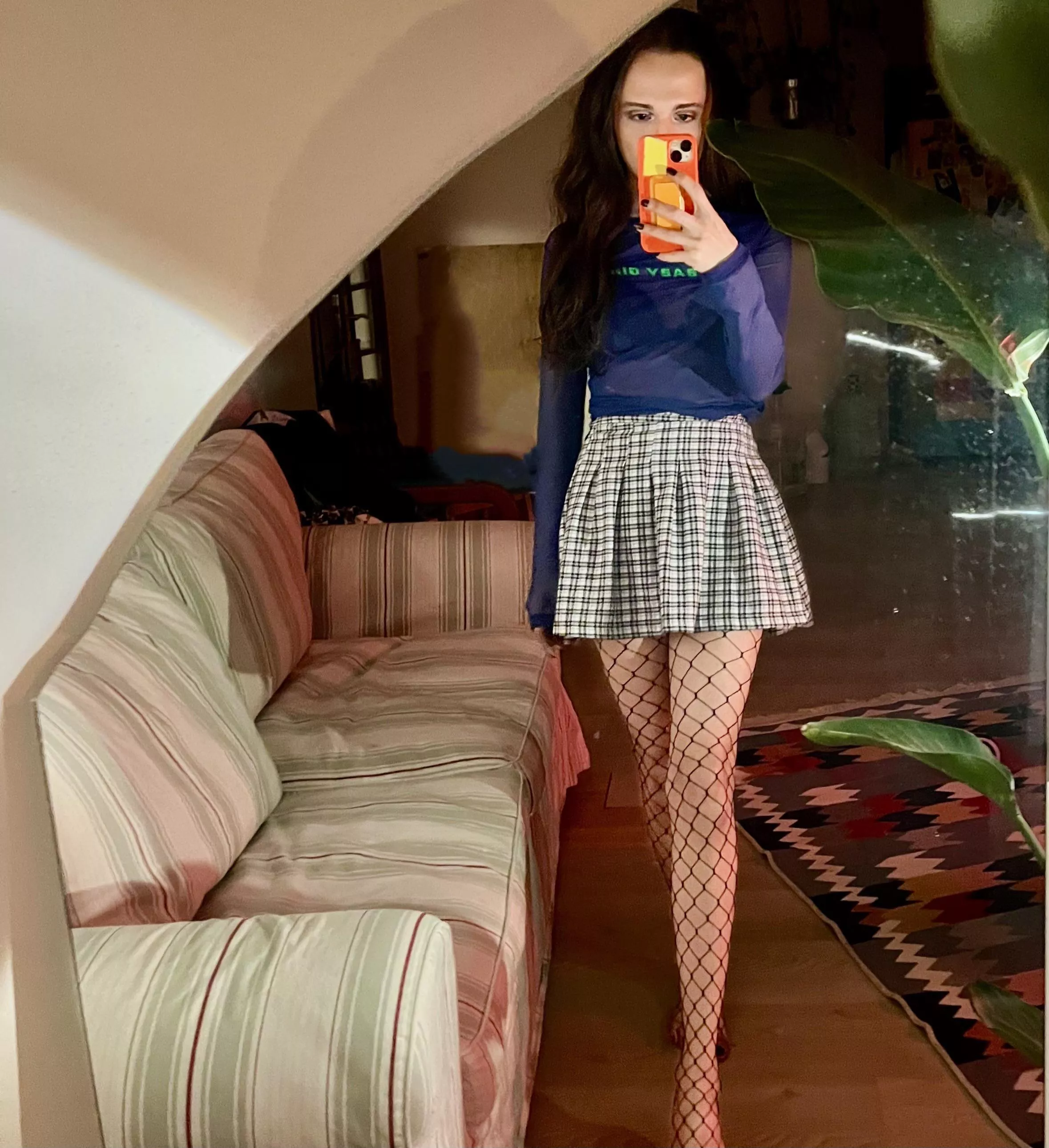 this is my first post… say hi to me 😭 posted by Dapper_Structure_664