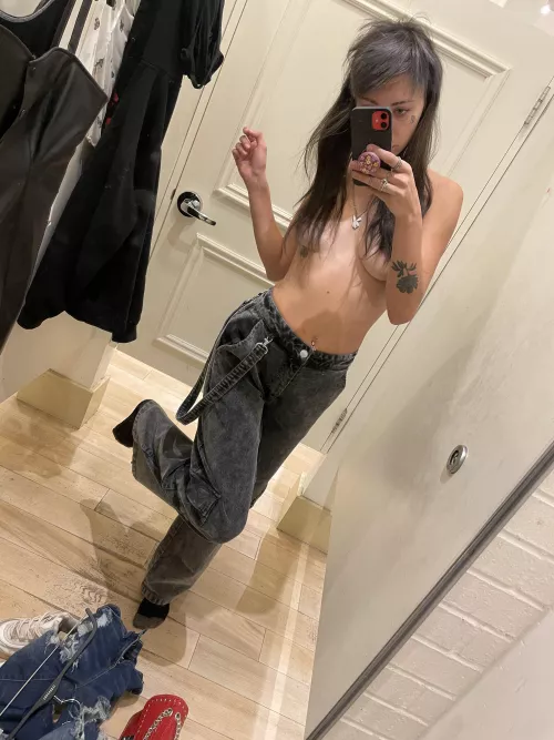 This is one of my only changing room photos somehow by Mamimilkers_