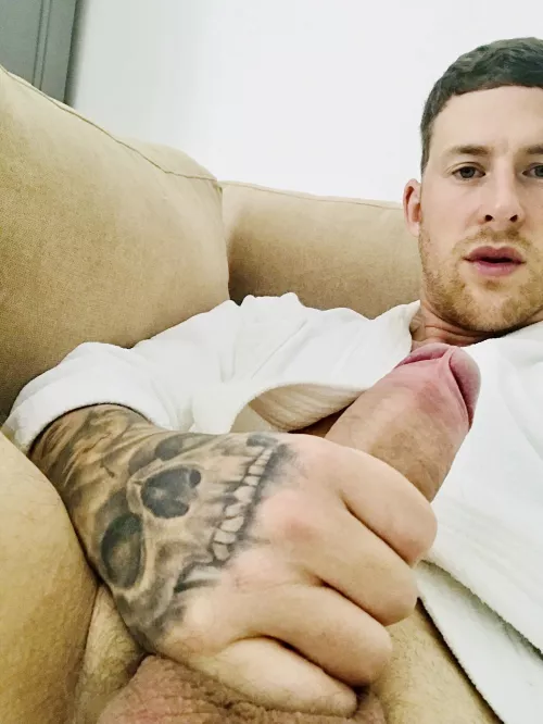 This is only a teaser to what I’m like behind closed doors 😈 by BATMANLIPS