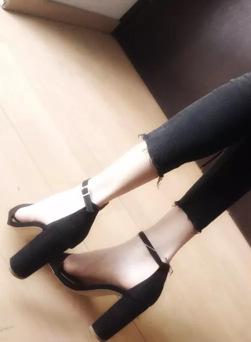 This is the pair that I wear often at work for those wondering (oc) by soldaderyan