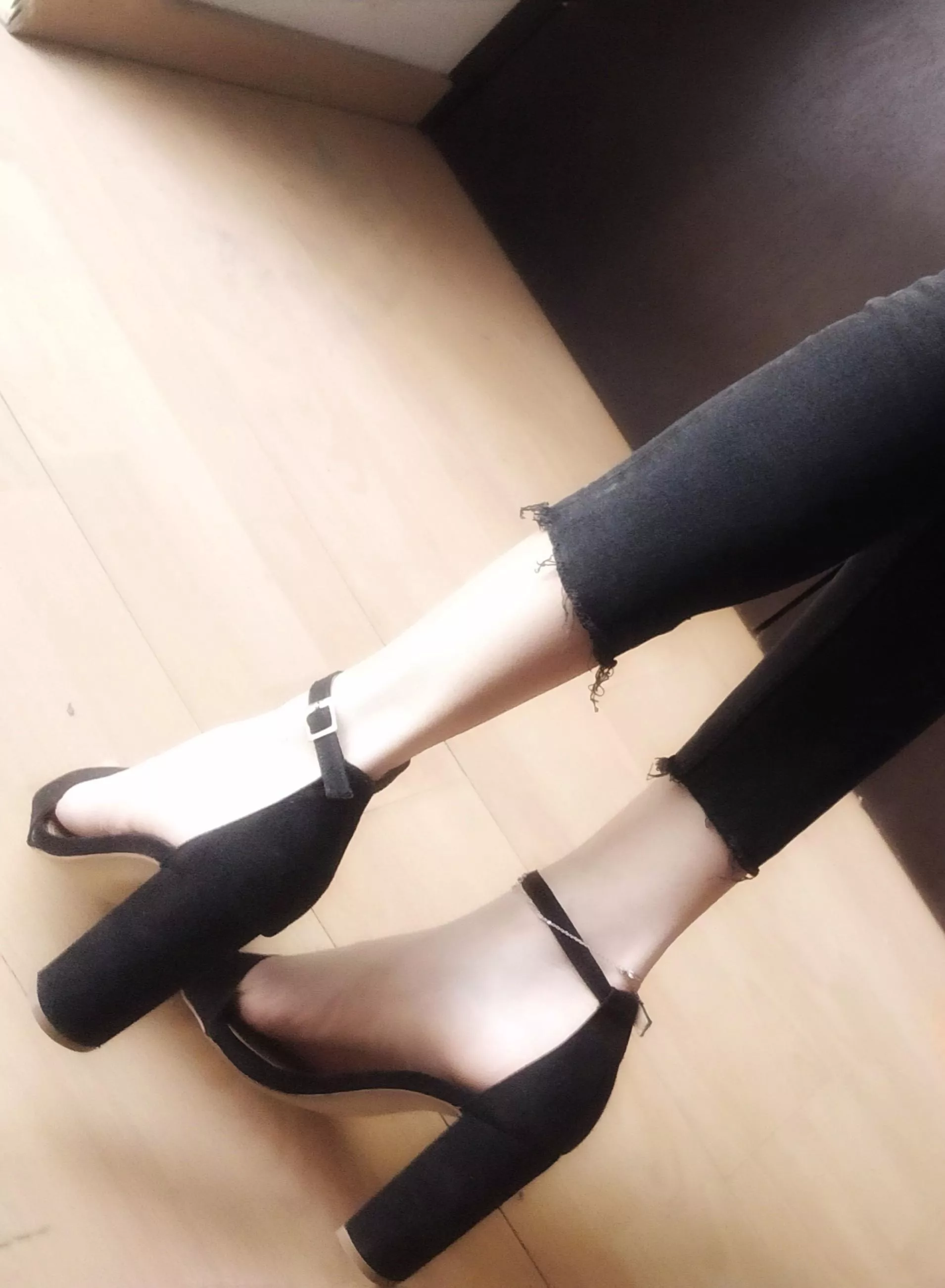 This is the pair that I wear often at work for those wondering (oc) posted by soldaderyan