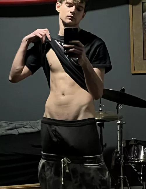 This is the shy guy you sit next to in class by ohiobull22