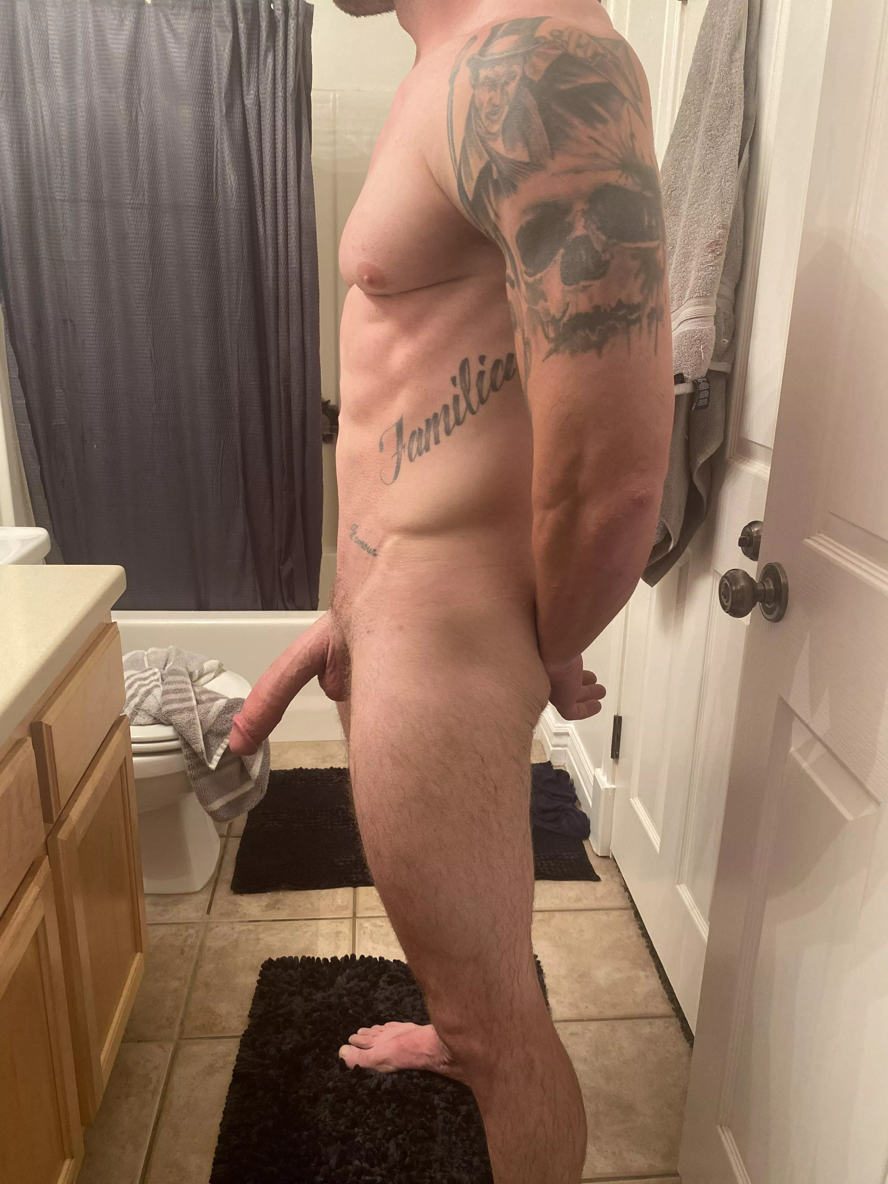 This is what 10 inches looks like (29) 😏 posted by seanfromSeanCody