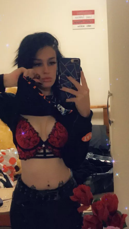 this kitten needs head pats by xxglazedbunnyxx