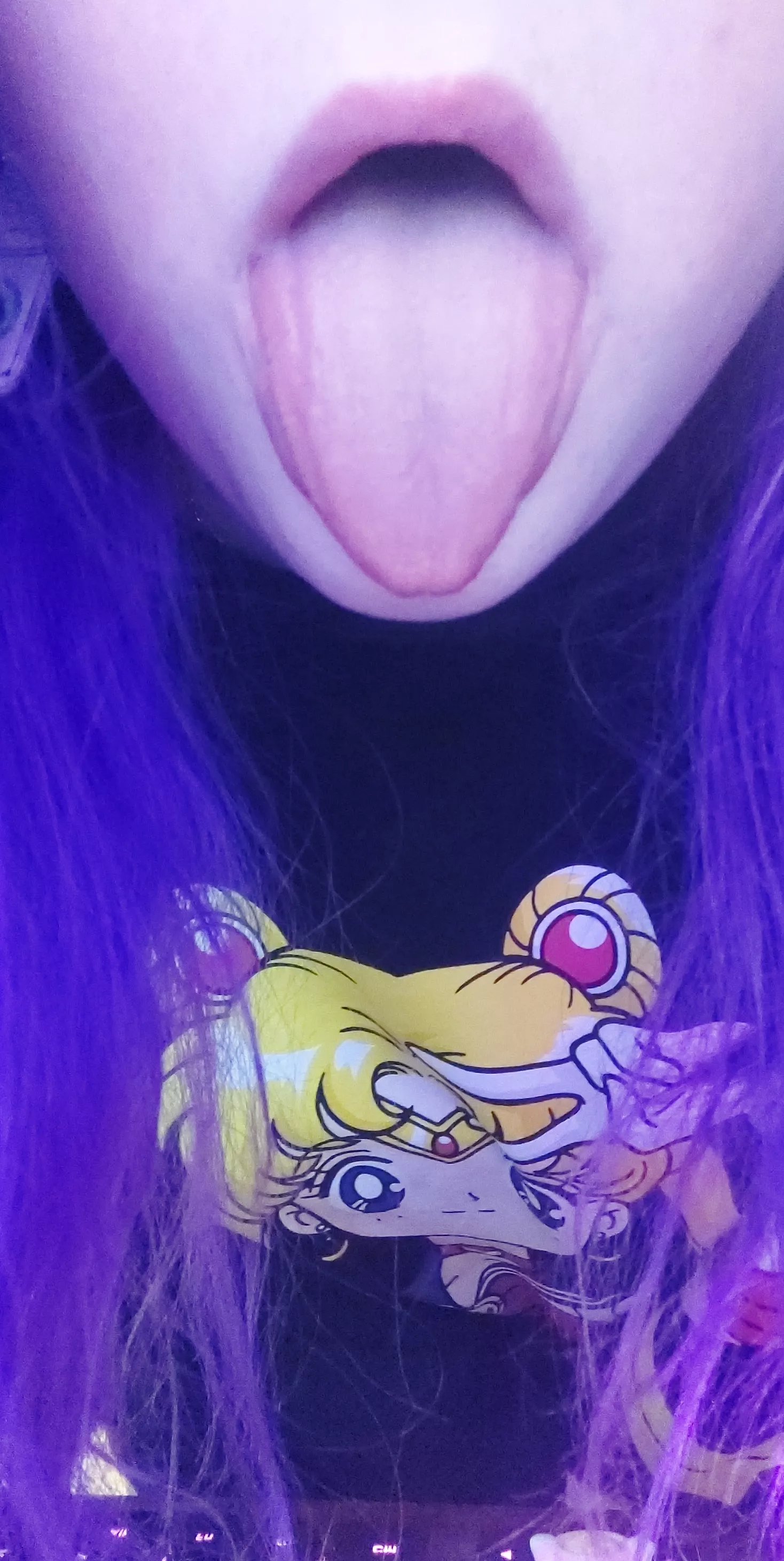 This mouth can do many things. As a domme it's mostly insulting people though 😈. posted by PwincessEgirl