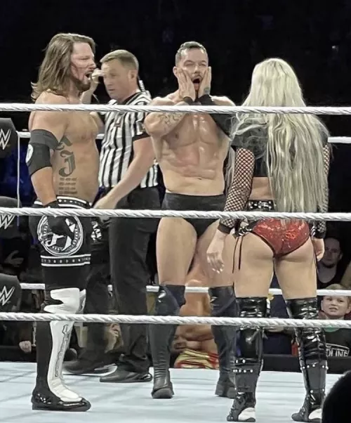 This picture needs a caption 🤣 by VELVET_THUNDER____