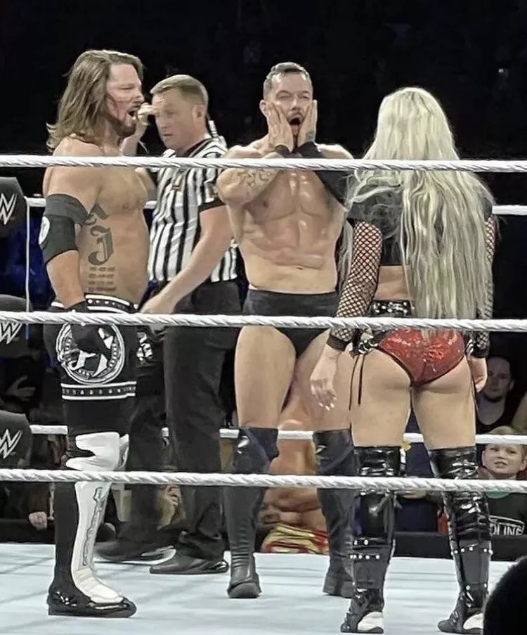 This picture needs a caption 🤣 posted by VELVET_THUNDER____