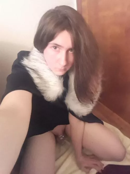 This pose kills my legs, hope you enjoy it! by GarbageAncient