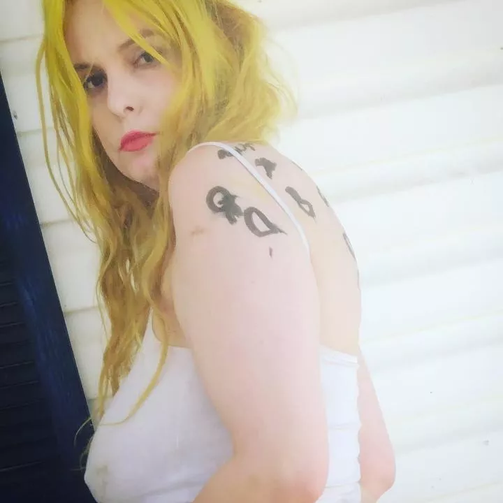 This queen 👑 needs a new humanatm...any takers losers?? posted by therword001