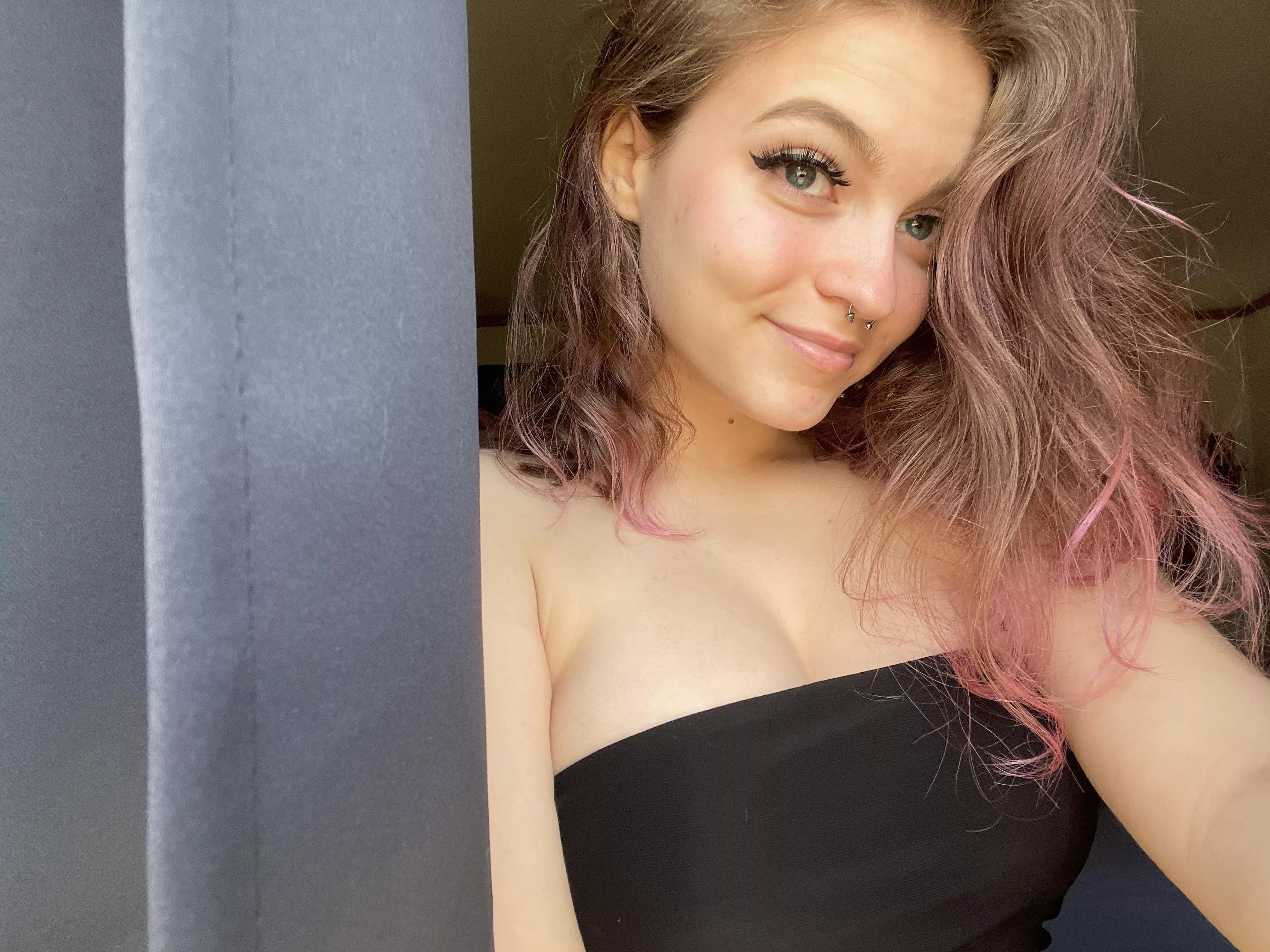 This shirt doesn’t fit me 😅 posted by pannabliss