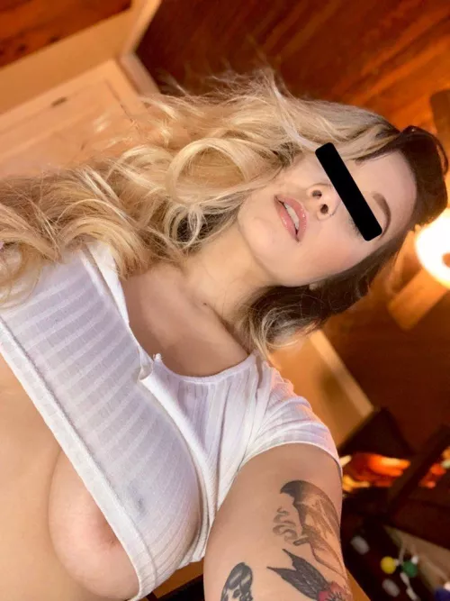 This top fits juuuust right! by shad0self