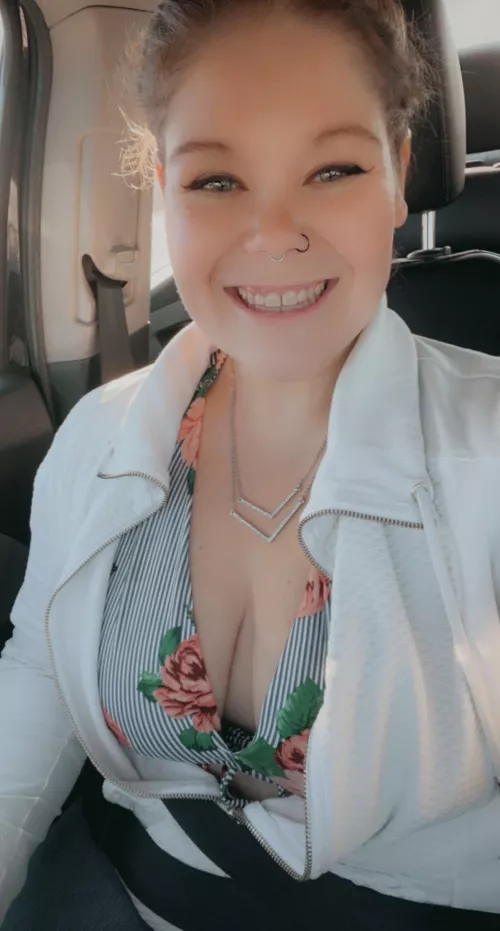 This top is my absolute favorite! by Kindlenark