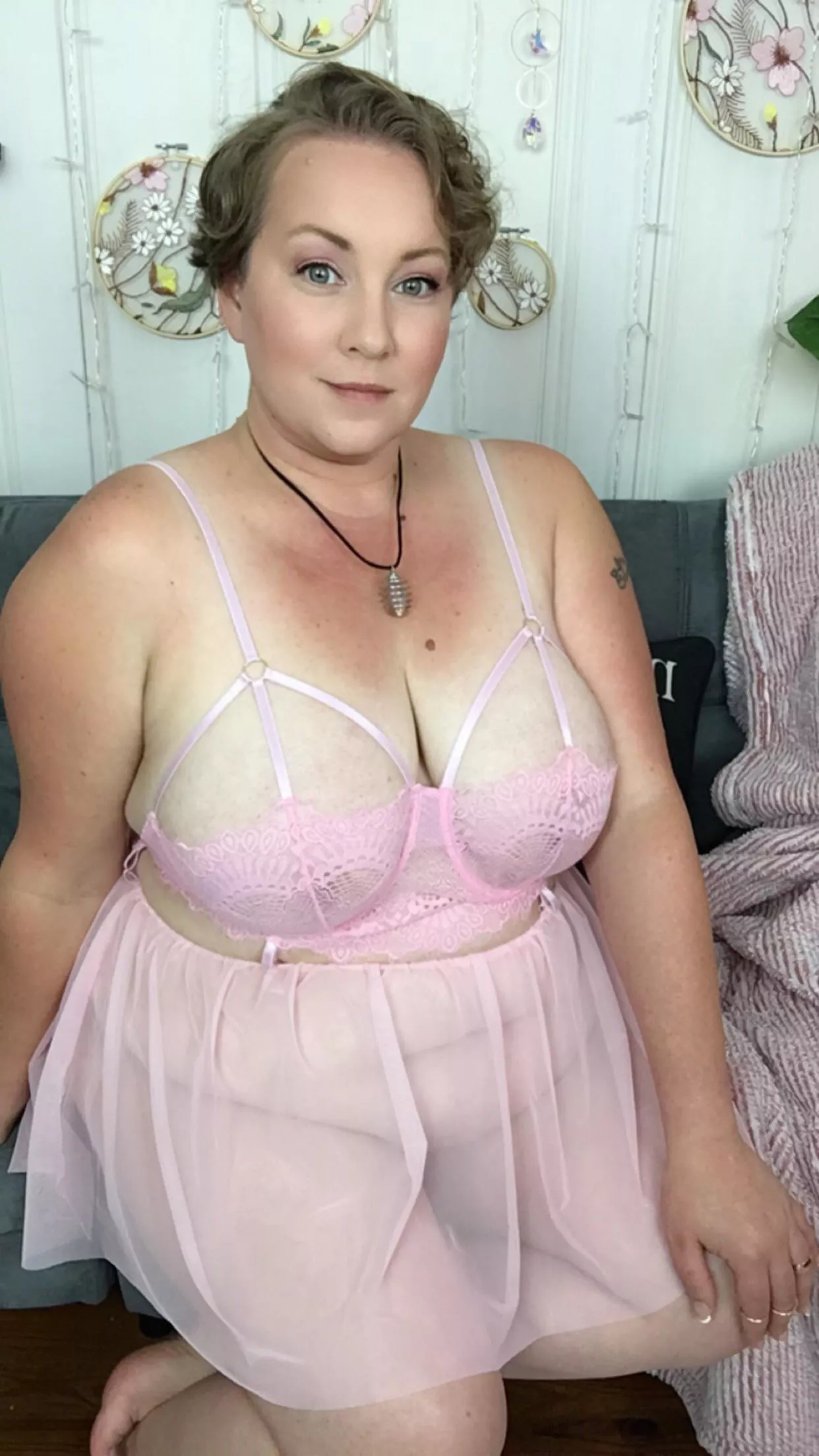 This tummy, though…🥰🥰🥰 posted by cassadyjane