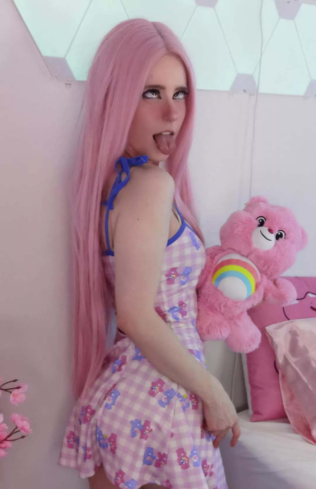 this user is a good girl 😇💞 posted by lilfakegamer