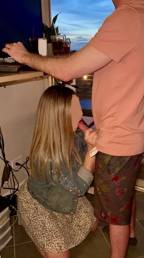 This Vixen knows exactly how to tell her Bull it’s time to log off [mfm, hotwife] by mavmitchell213