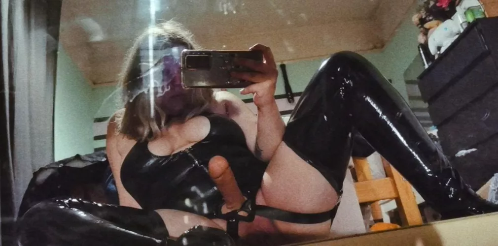 This wetlook princess is going to show you how it's done 💦 by MissSummersEve