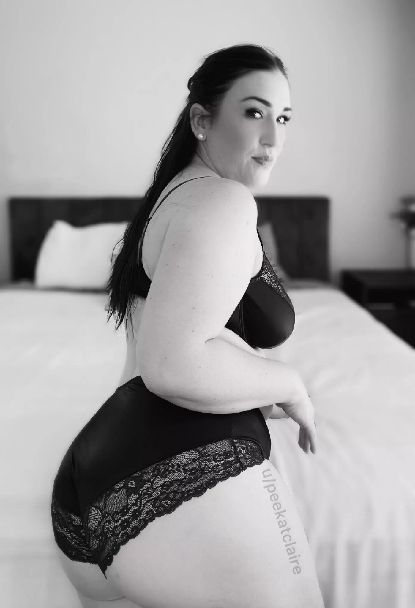 Thongs are out, “vintage” panties are in 😜 posted by peekatclaire