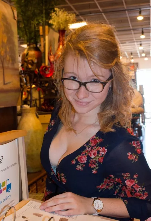 Those frames compliment her sexy eyes ;) [F]ox by yourdreamsnear