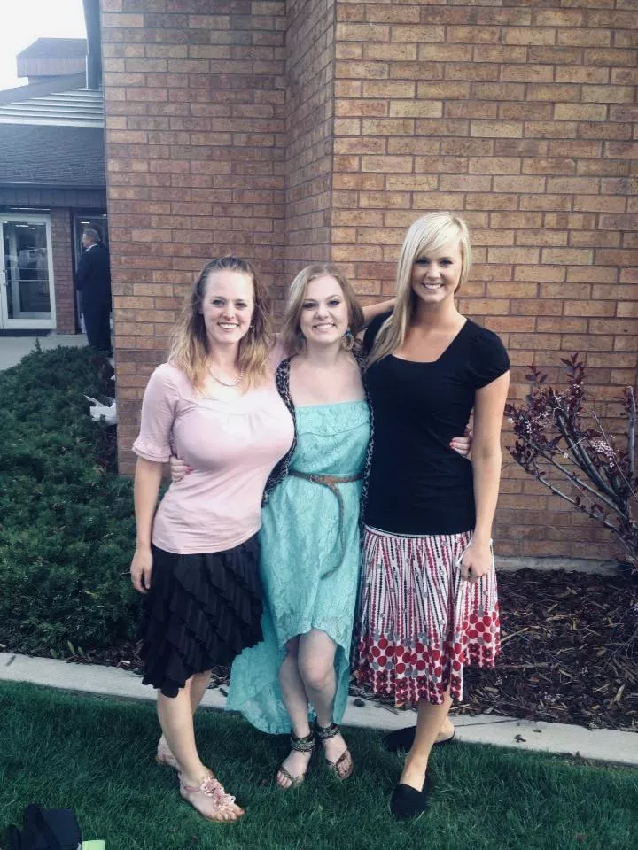 Those things are as big are her sisters heads. posted by Duke1814