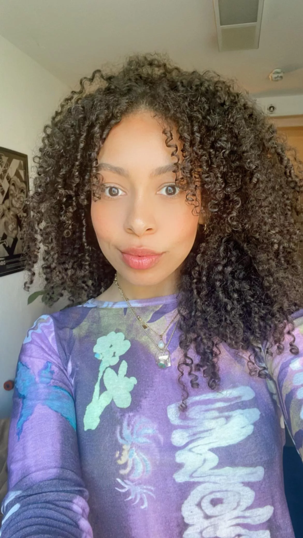 Thought my hair looked cute today, so I wanted to post it posted by Misscharlierose